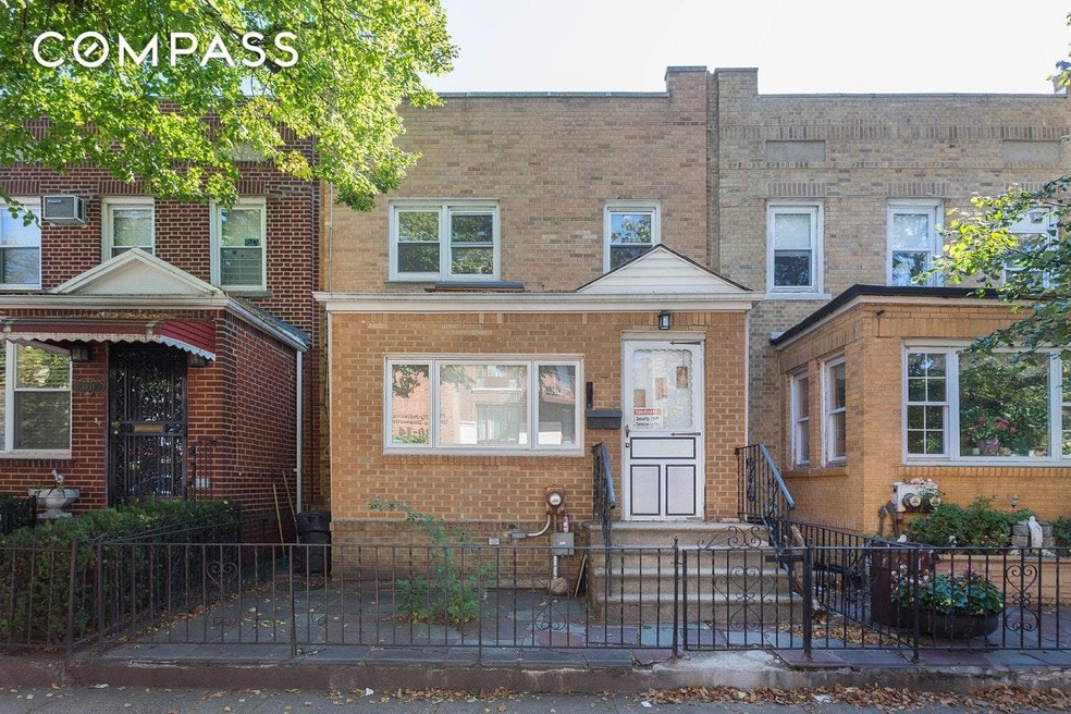 30-13 37th St, Astoria, NY 11103 - photo 1