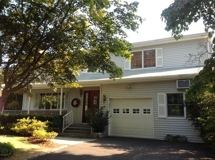 1 Front Exterior