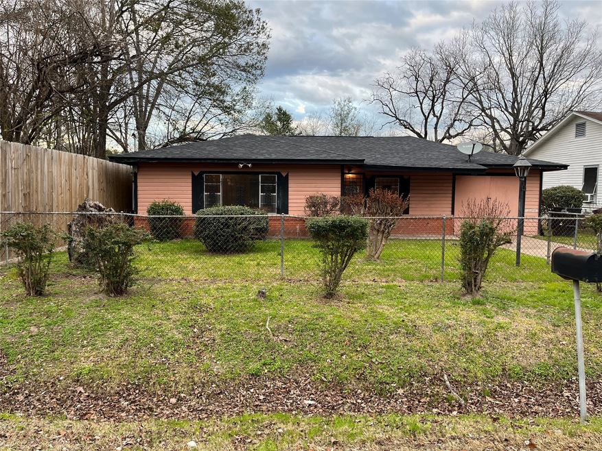 942 Grenshaw St, Houston, TX 77088 - photo 1