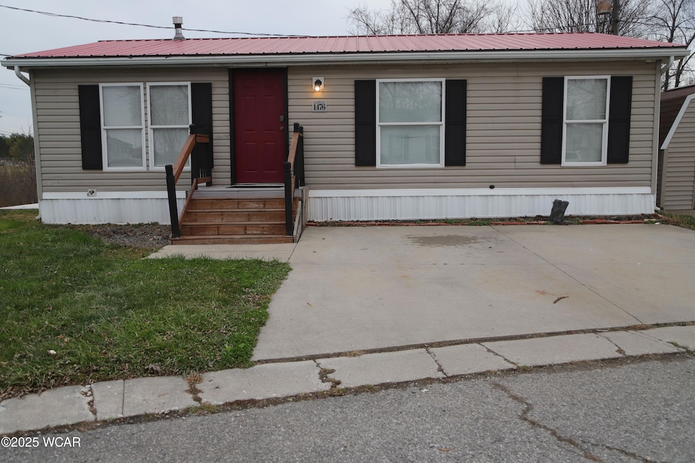 1476 Mustang Dr, Defiance, OH 43512 - photo 1