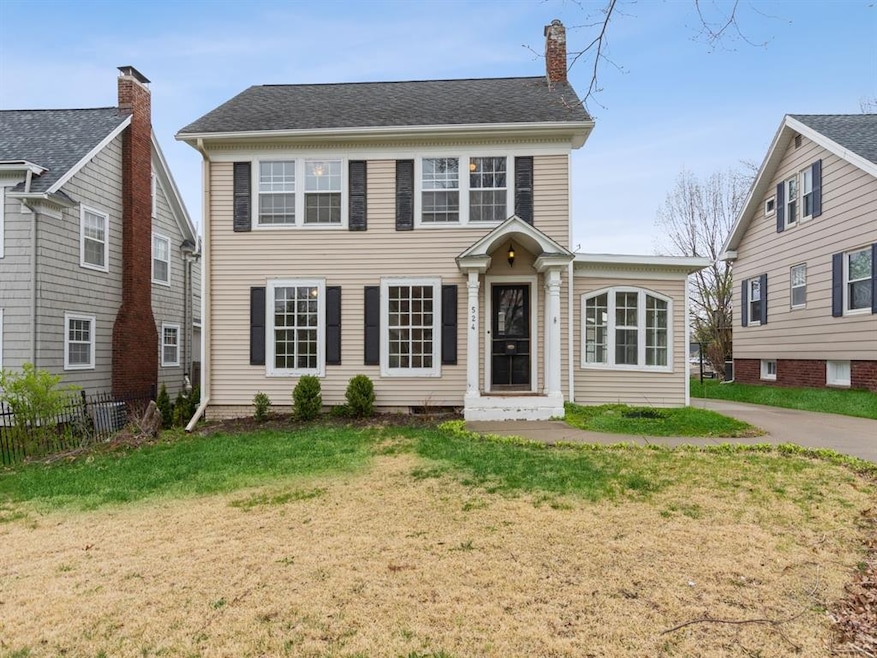 524 Forest Dr SE, Cedar Rapids, IA 52403 - photo 1