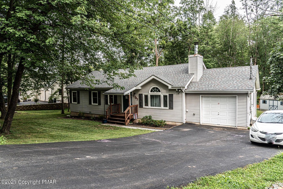 707 Avenue E, Stroudsburg, PA 18360 - photo 1