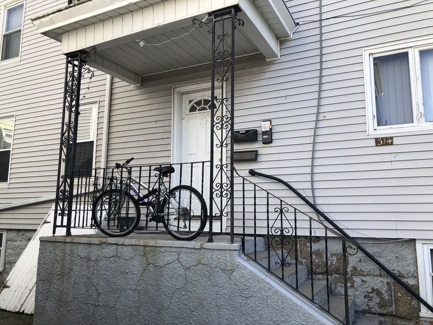 314 Mulberry St unit 1N, Fall River, MA 02721 - photo 1
