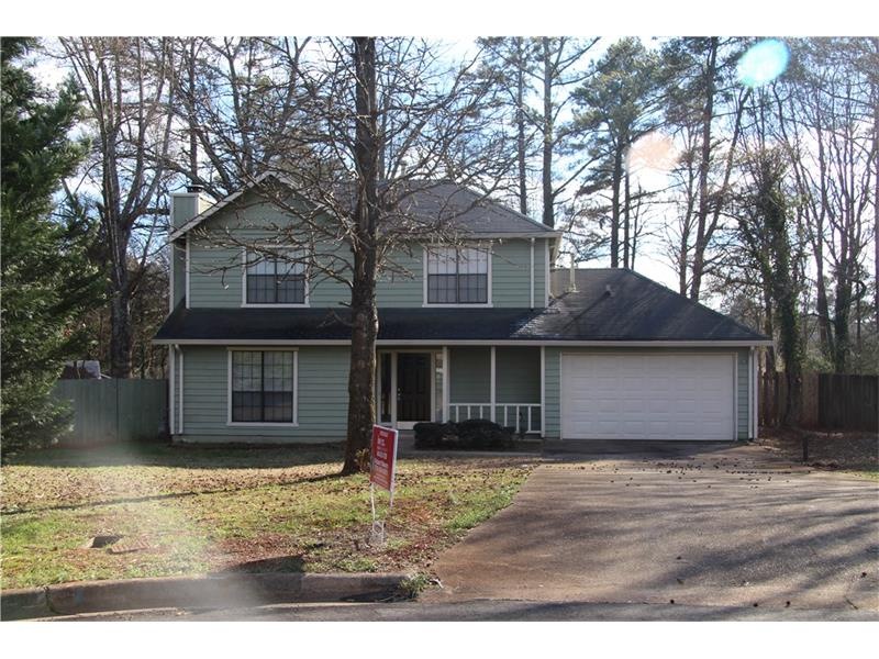 Handsome 3 bedroom, 2.5 bathroom home offers abund