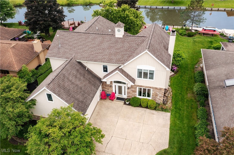 10072 N Surfside Cir, Aurora, OH 44202 - photo 1