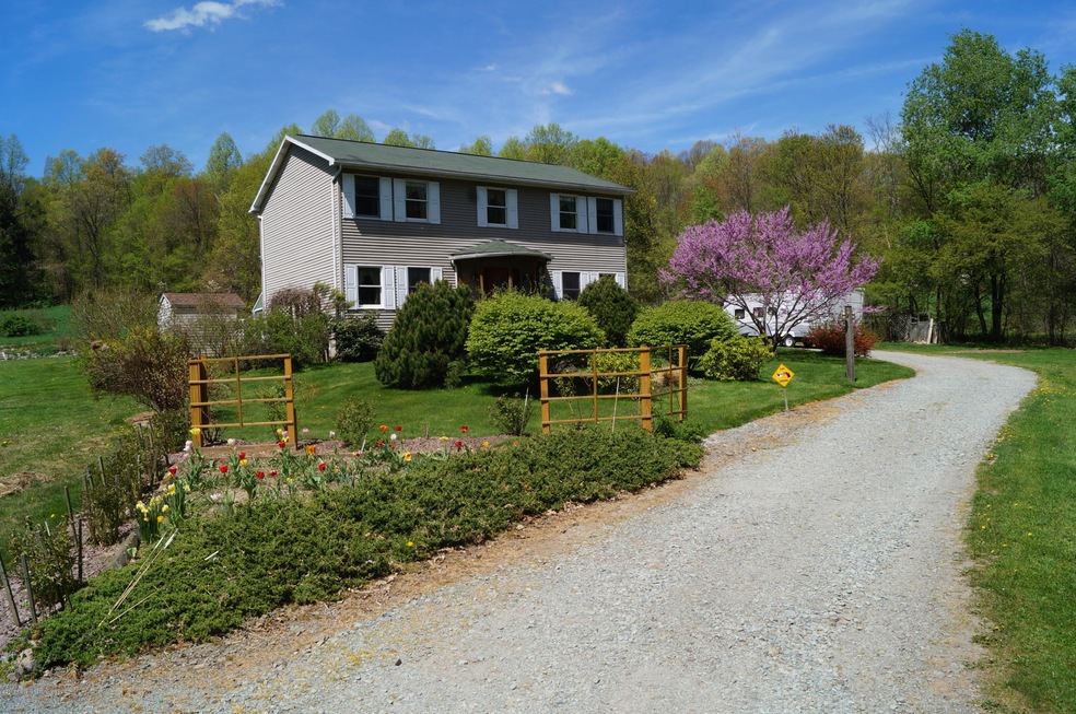 263 Evergreen Dr, Falls, PA 18615 - photo 1