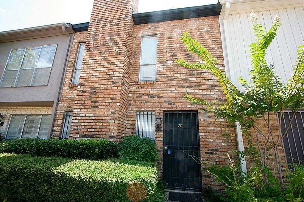 6111 Beverlyhill St unit 70, Houston, TX 77057 - photo 1