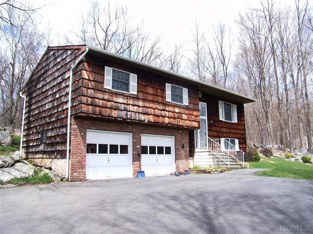 131 Oscawana Lake Rd, Putnam Valley, NY 10579 - photo 1
