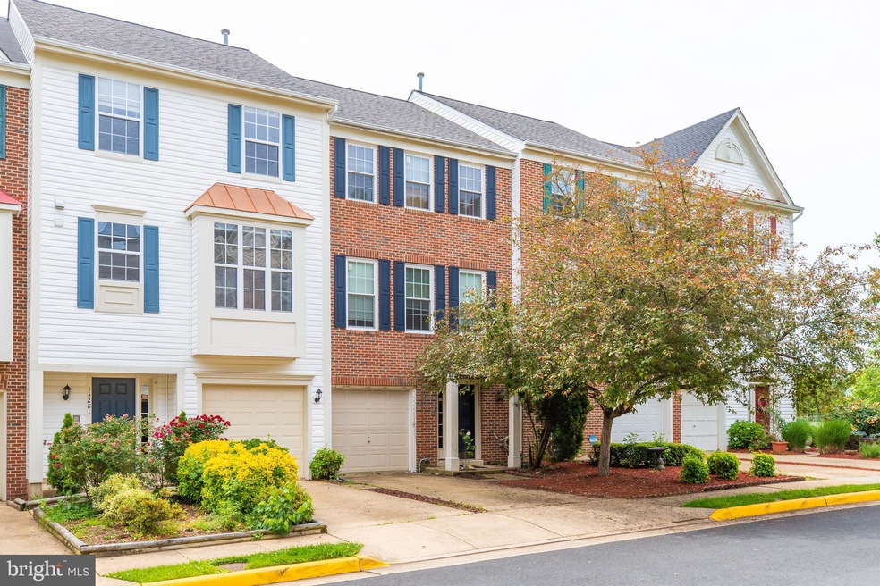 13283 Coppermill Dr, Herndon, VA 20171 - photo 1