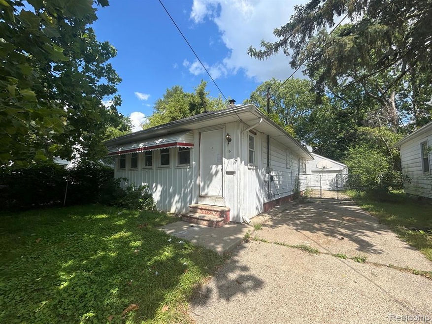 911 Knapp Ave, Flint, MI 48503 - photo 1