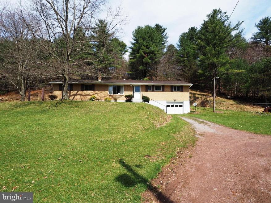 475 Pleasant Valley Rd, New Ringgold, PA 17960 - photo 1