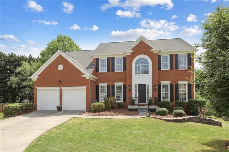 Beautiful Brick front, freshly painted and located