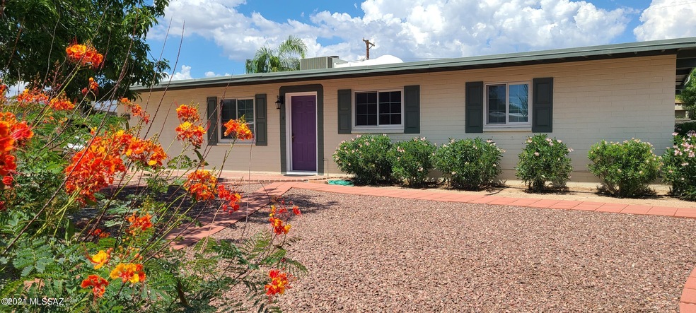 Gorgeous curb appeal