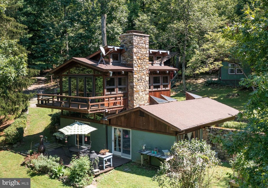 19079 Blueridge Mountain Rd, Bluemont, VA 20135 - photo 1