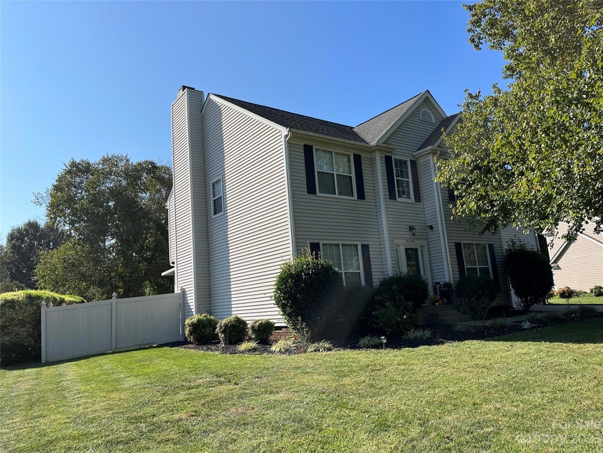 9140 Agnes Park Ln, Huntersville, NC 28078 - photo 1