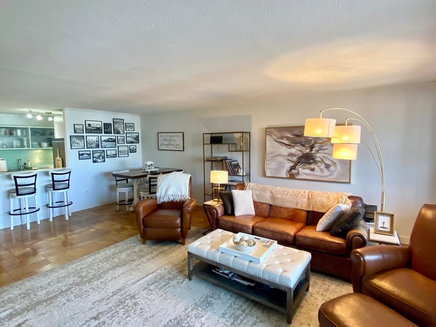 9 Hawthorne Place unit 15R, Boston, MA 02114 - photo 1