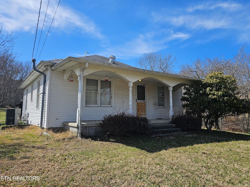 516 S 34th St, Middlesboro, KY 40965 - photo 1