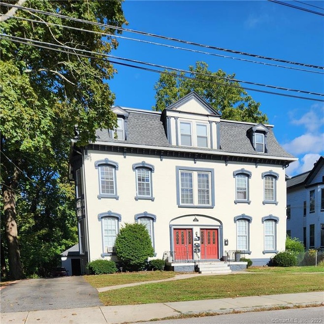 221 Broadway unit 3, Norwich, CT 06360 - photo 1