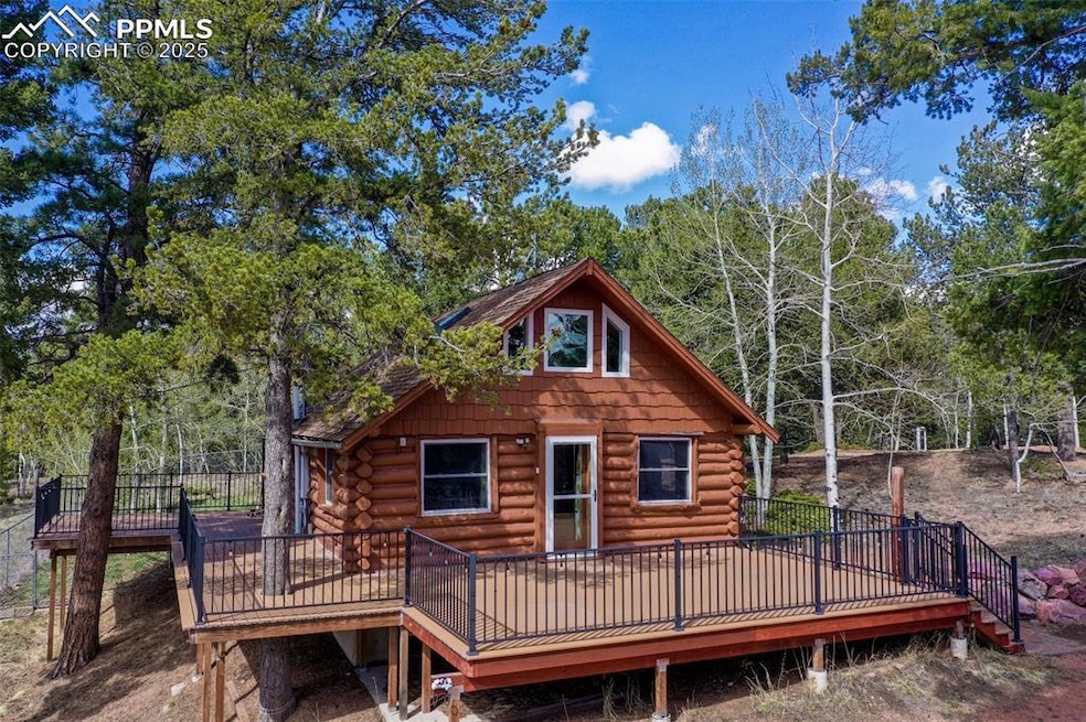 Charming Mountain Cabin with Expansive Decks