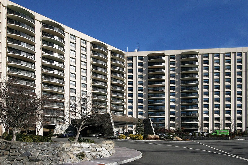 2 Claridge Dr 10ke, Verona Twp., NJ 07044 - photo 1