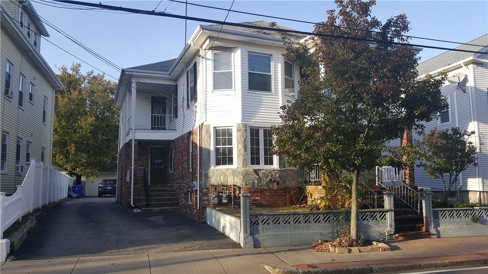 276 Division St, Pawtucket, RI 02860 - photo 1