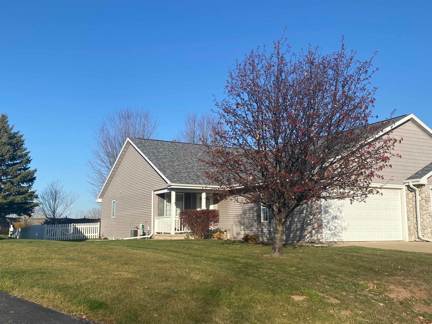 N255 Eastowne Ln, Appleton, WI 54915 - photo 1