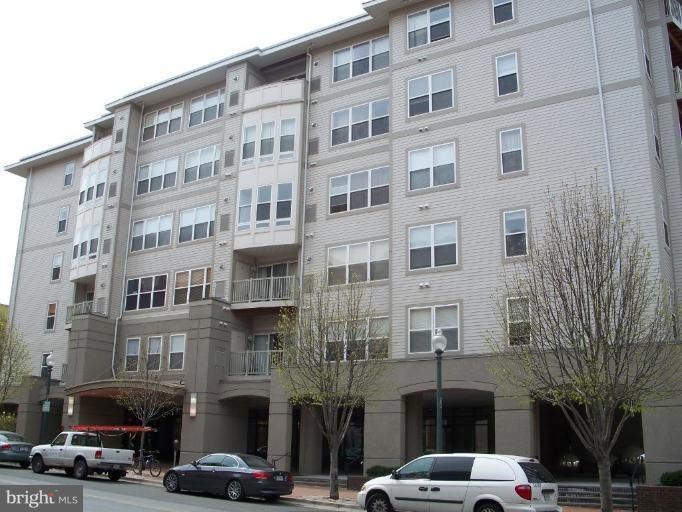 8045 Newell St unit 111, Silver Spring, MD 20910 - photo 1