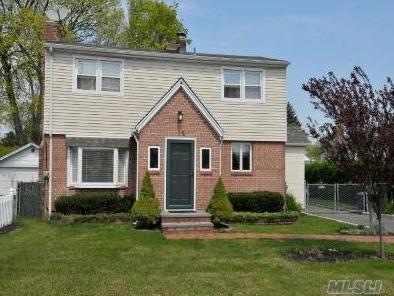 12 Floral Ave, Bethpage, NY 11714 - photo 1
