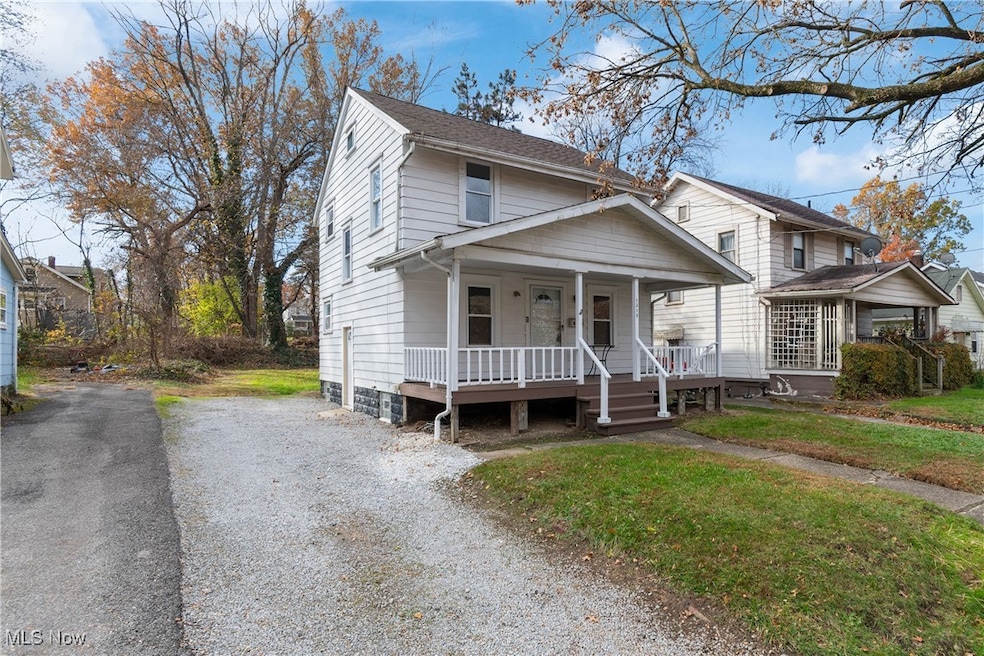 1318 Arnold Ave, Akron, OH 44305 - photo 1