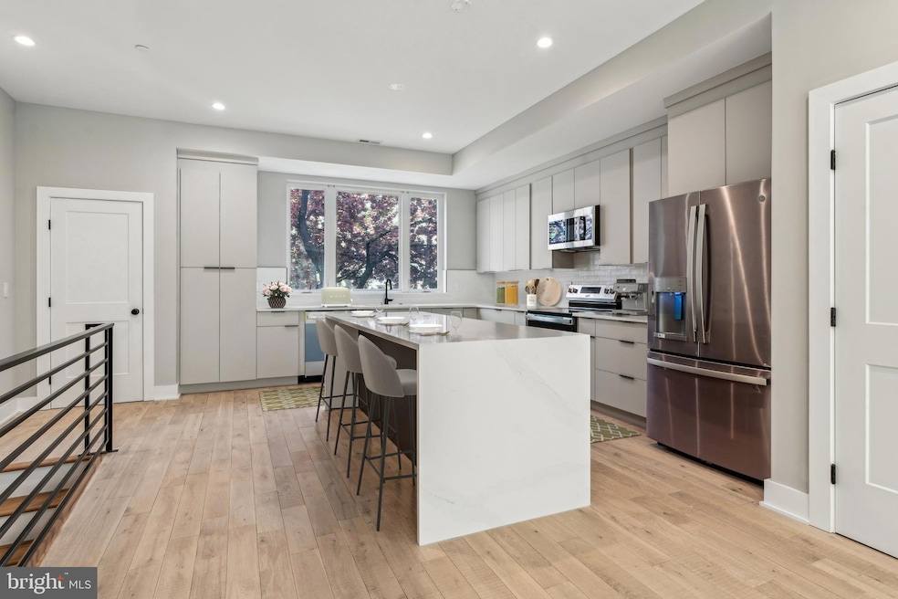 332 Carson St, Philadelphia, PA 19128 - photo 1