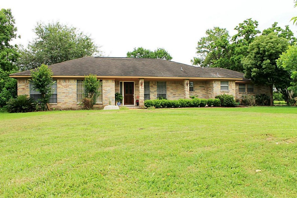 18725 Baughman Dr, Pearland, TX 77584 - photo 1