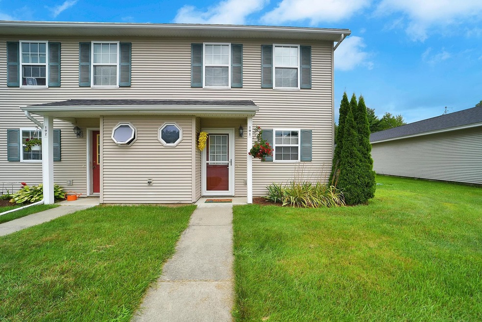 43 Colonial Rd unit 101, Fairfax, VT 05454 - photo 1