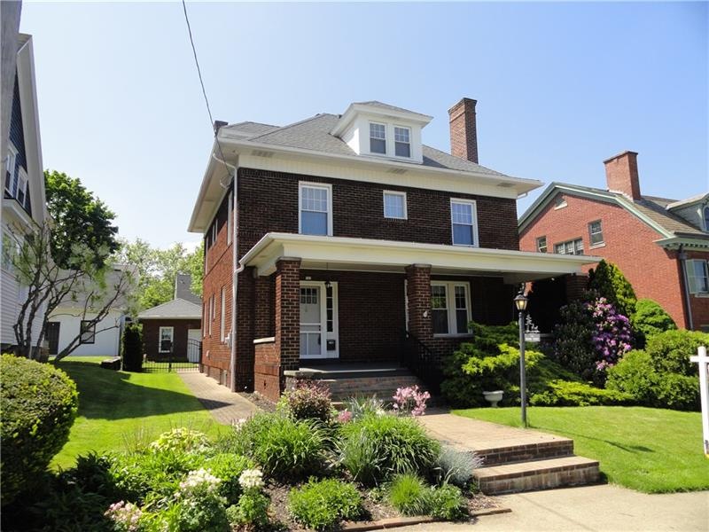 Home sweet home.. Great brick home on the Hill. Ni