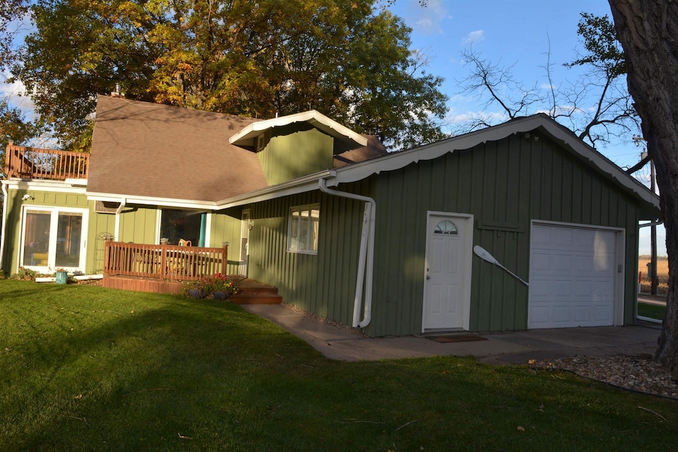 5 El Charman Lake, Gibbon, NE 68840 - photo 1