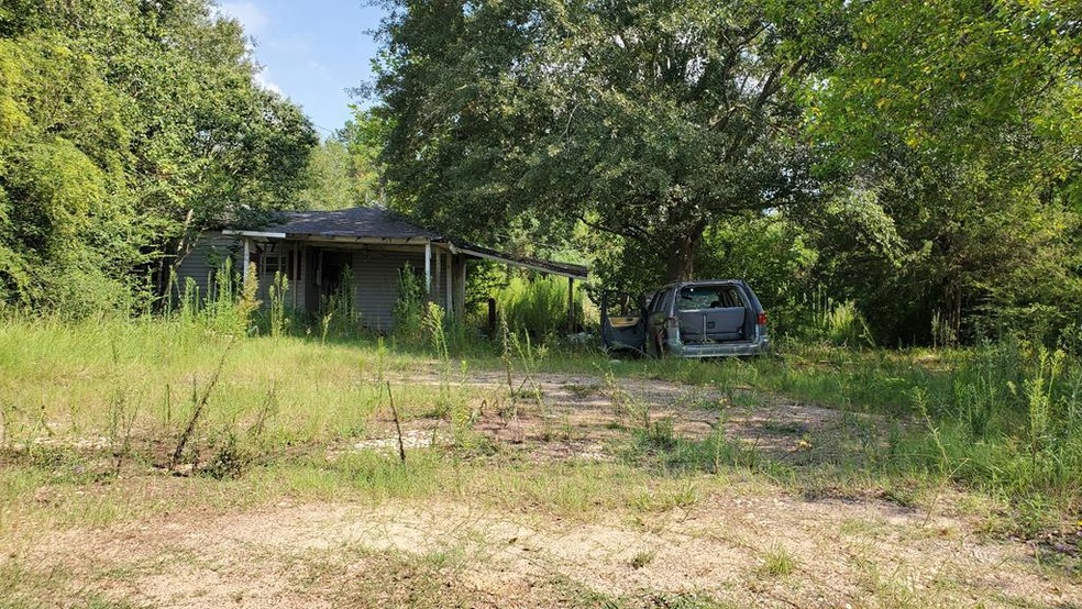 121 Crumbley Ln, Sylvester, GA 31791 - photo 1