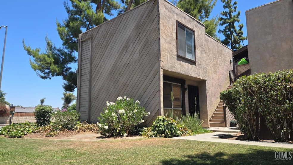 6021 Almendra Ave unit C, Bakersfield, CA 93309 - photo 1