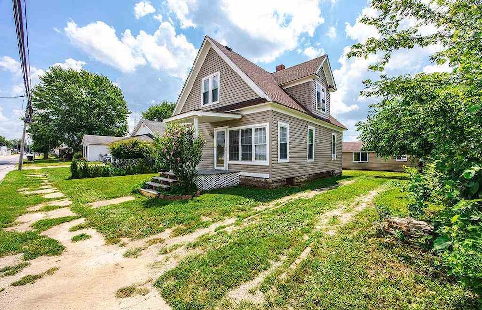 1133 E 5th St, Connersville, IN 47331 - photo 1