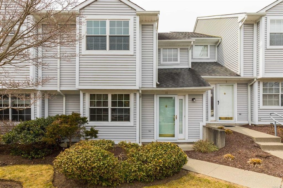 10 Hemlock Cir, Pawling, NY 12564 - photo 1