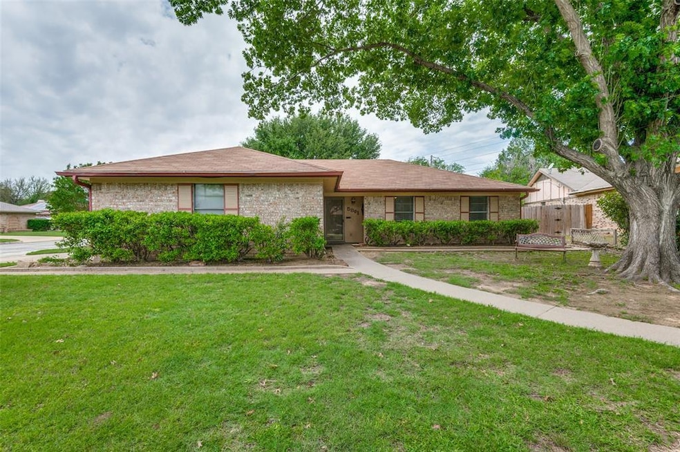 5801 Killarney Ct, North Richland Hills, TX 76180 - photo 1