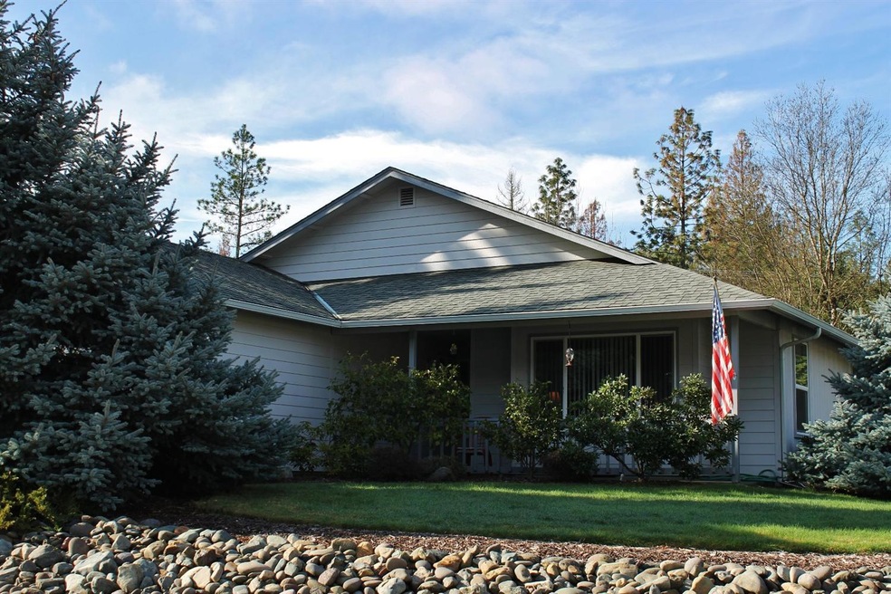 2300 Damon Ct, Grants Pass, OR 97527 - photo 1