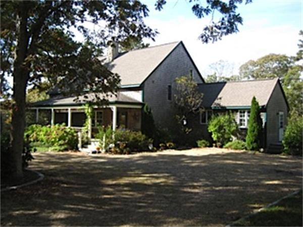 8 Tiffany Dr, Vineyard Haven, MA 02568 - photo 1