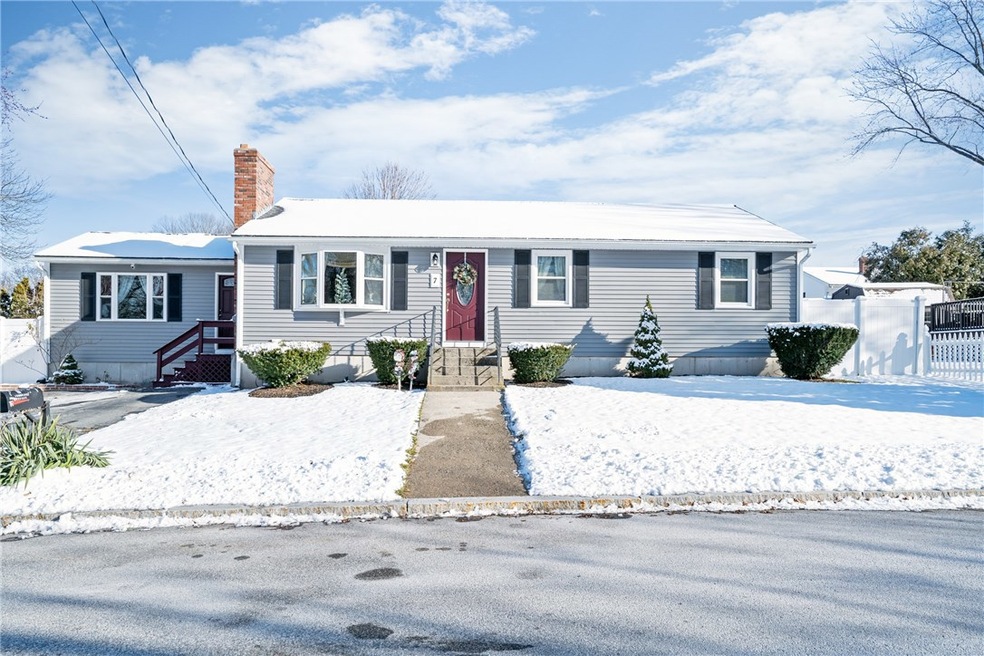 7 Star Ave, Woonsocket, RI 02895 - photo 1