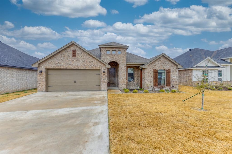 309 Paloma St, Weatherford, TX 76087 - photo 1