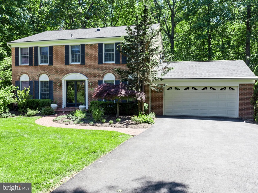 10918 Blue Roan Rd, Oakton, VA 22124 - photo 1