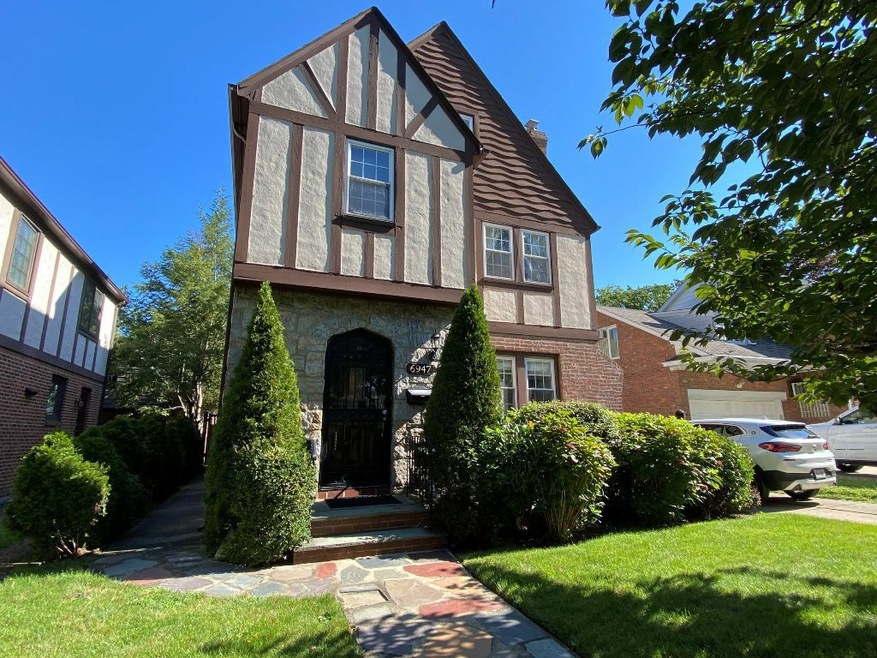 69-47 Juno St, New York City, NY 11375 - photo 1