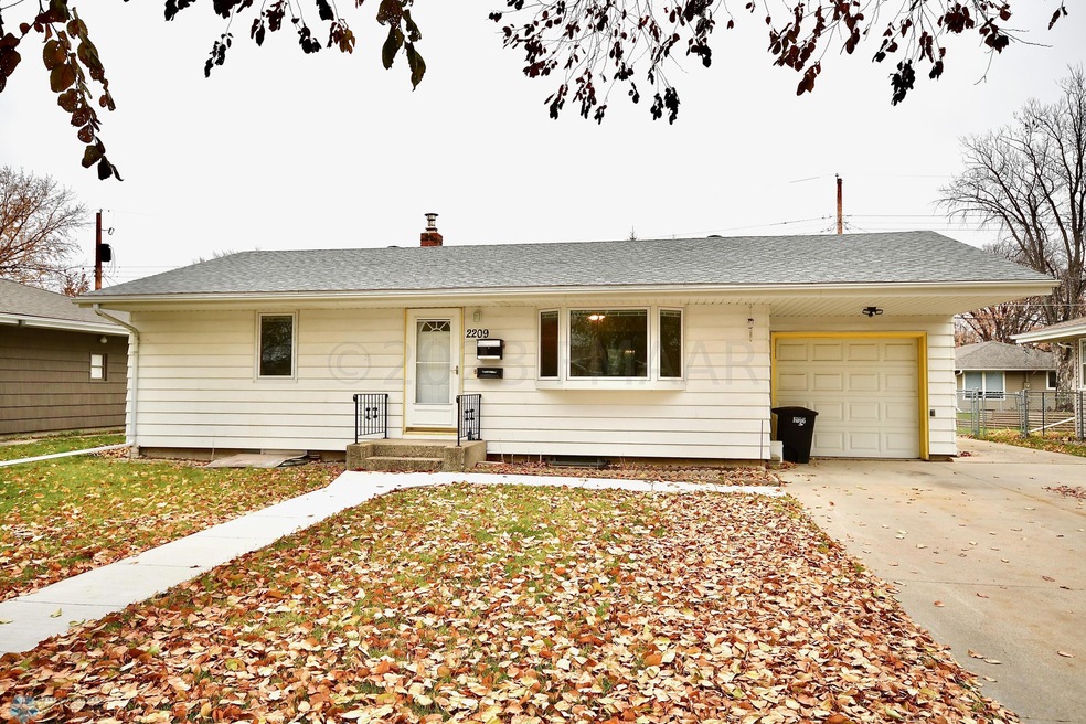 2209 10th St N, Fargo, ND 58102 - photo 1
