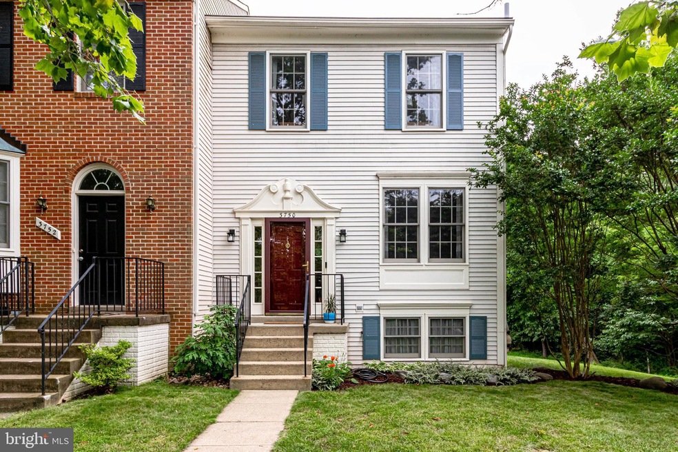 3750 Farmland Dr, Fairfax, VA 22033 - photo 1