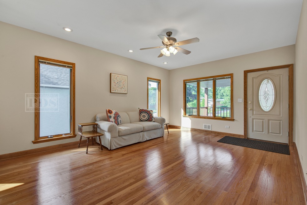 475 N Addison Ave, Elmhurst, IL 60126 - photo 1