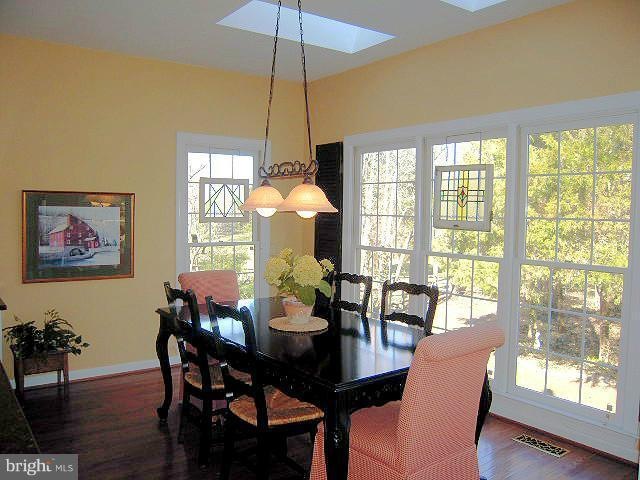 6209 Point Cir, Centreville, VA 20120 - photo 1