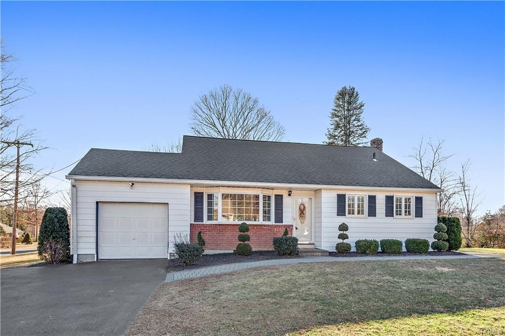 2792 Crescent Dr, Yorktown Heights, NY 10598 - photo 1